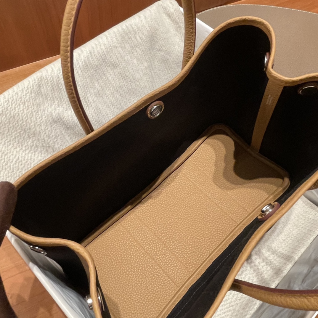 HERMES 爱马仕 Garden Party 30cm 帆布拼Negonda 89 黑色/4B 饼干色 帆布更轻便 妈咪包通勤包首选 实用兼美貌型选手