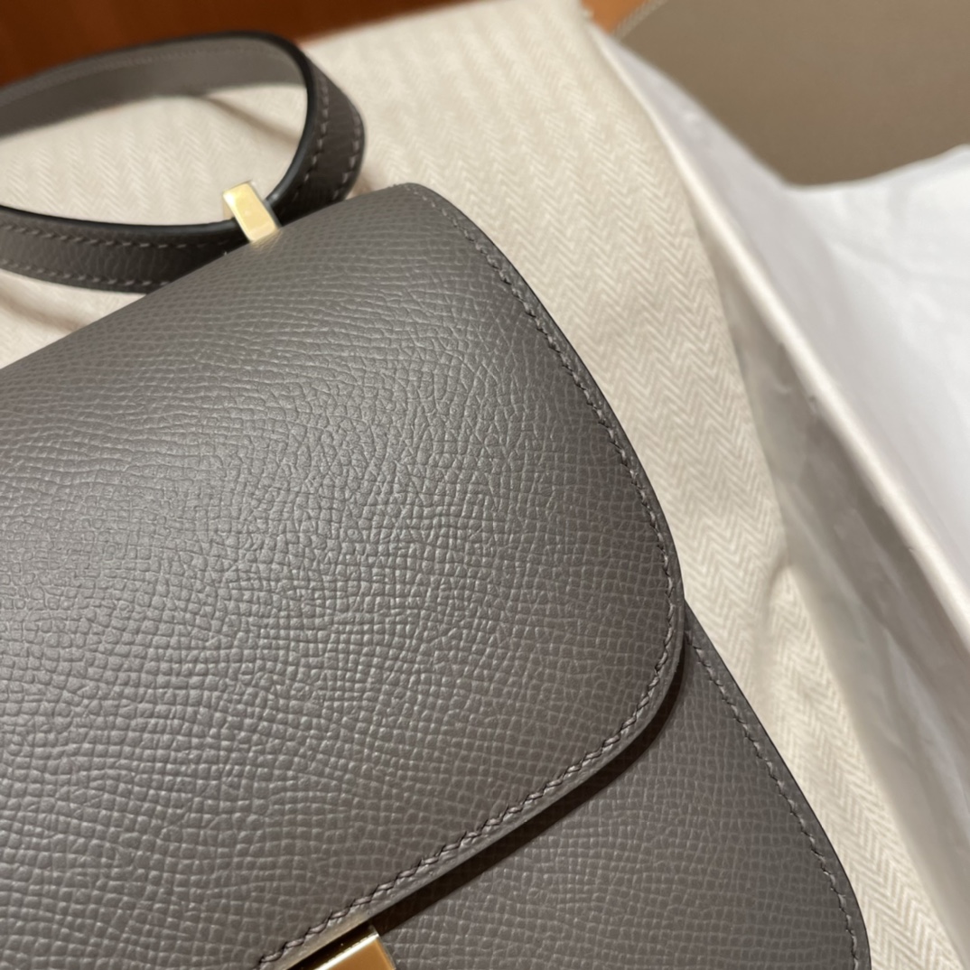 HERMES 爱马仕 Constance 19cm Epsom皮  0L 积雨云灰 黄金尺寸 上身很精致