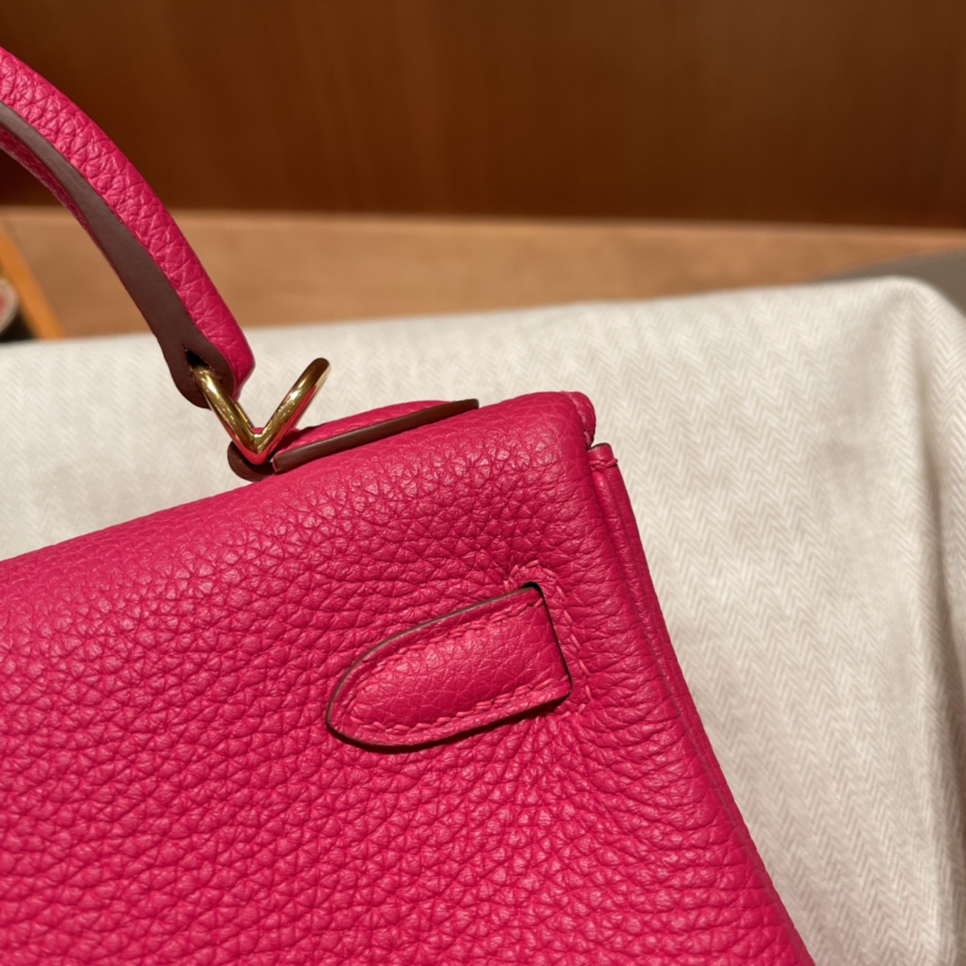 HERMES 爱马仕 Kelly 25cm 内缝 togo皮 0D 玫瑰墨西哥粉Rose Mexico 这颜色用一个字形容就是“魅”