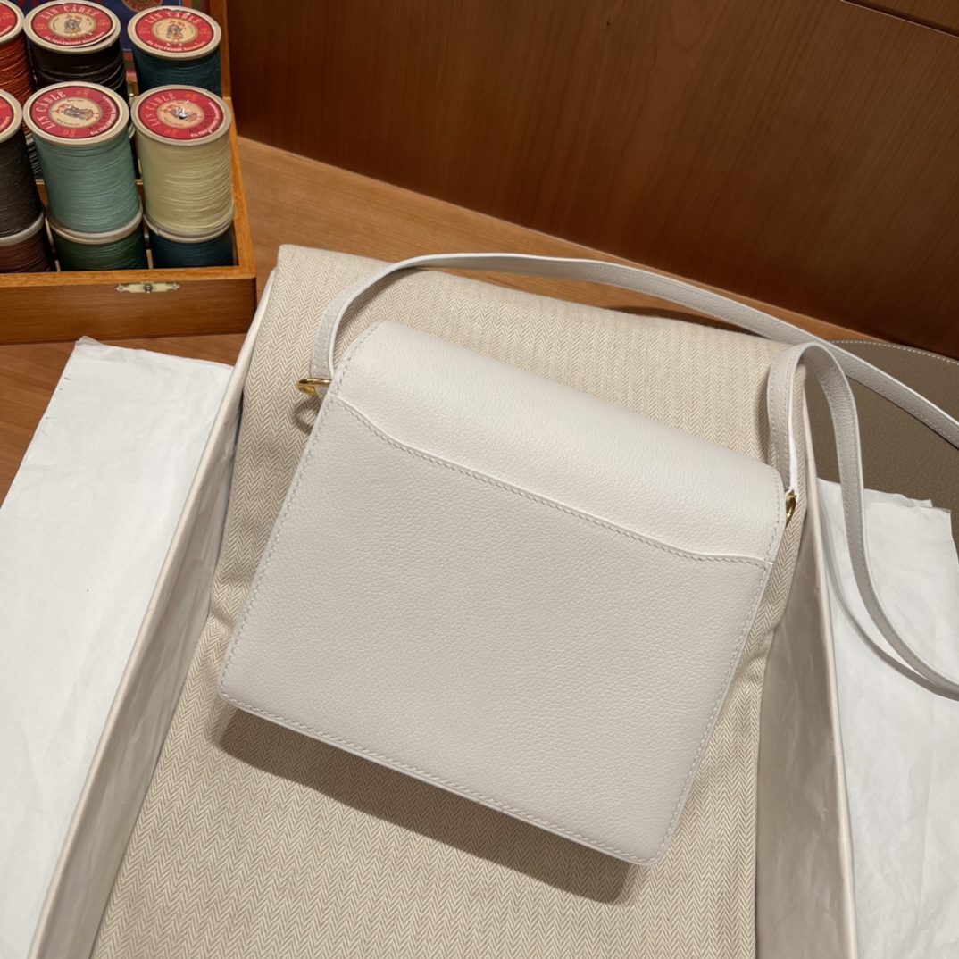 HERMES 爱马仕 Roulis 18cm Evercolor皮 01 纯白Blanc 白雪公主在线 搭配金扣太美啦 干净纯洁