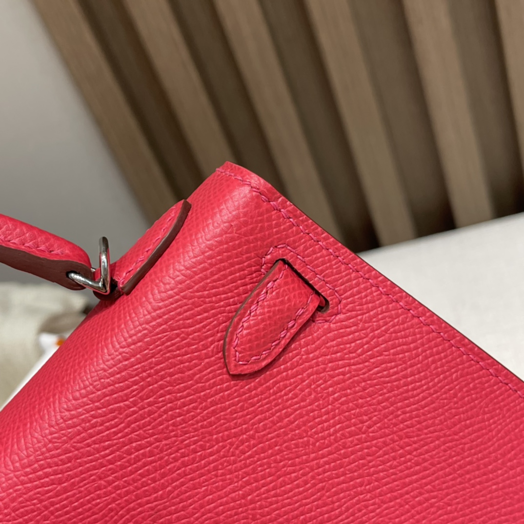 HERMES 爱马仕 Mini Kelly 二代 Epsom皮 mini届的扛把子 行情价很明朗 众人心中的白月光 i6 极致粉Rose Extreme