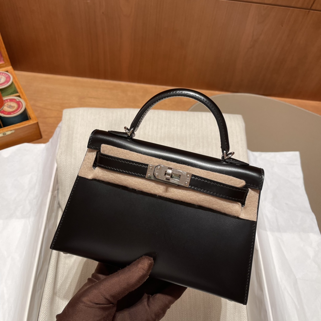 HERMES 爱马仕 Mini Kelly 二代 box皮 质感满满 89 黑色Noir 美到窒息 高级感爆棚