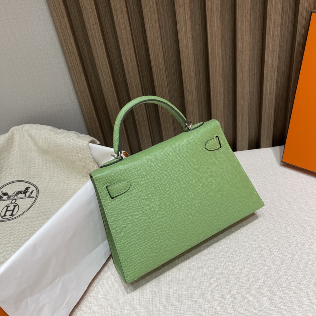 HERMES 爱马仕 Mini Kelly 二代 Epsom皮 3i 牛油果绿/蟋蟀绿 Vert criquet 从出道到现在一直火的节奏