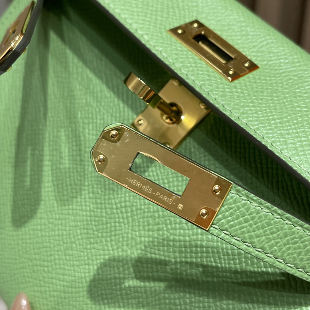 HERMES 爱马仕 Mini Kelly 二代 Epsom皮 3i 牛油果绿/蟋蟀绿 Vert criquet 从出道到现在一直火的节奏