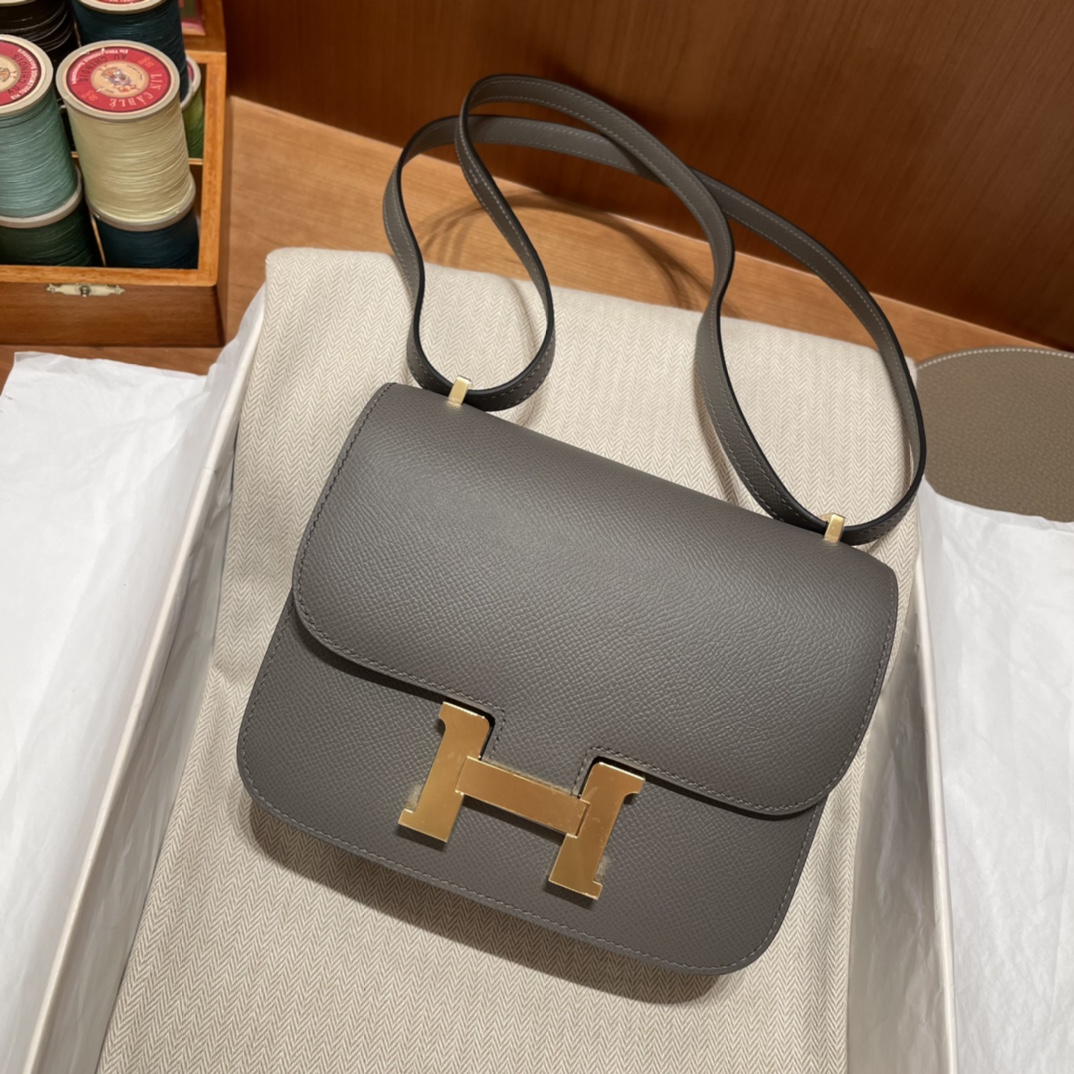 HERMES 爱马仕 Constance 19cm Epsom皮  0L 积雨云灰 黄金尺寸 上身很精致