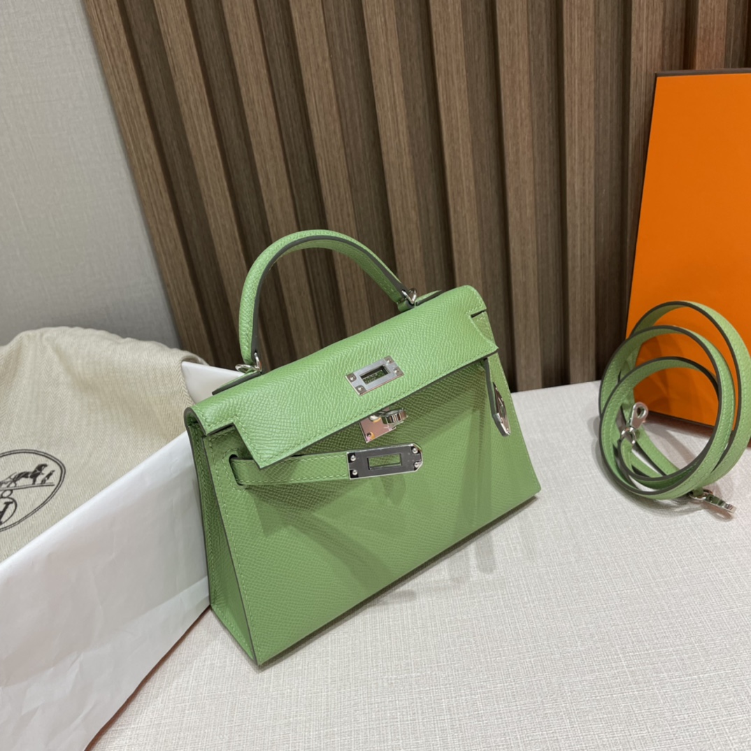 HERMES 爱马仕 Mini Kelly 二代 Epsom皮 3i 牛油果绿/蟋蟀绿 Vert criquet 从出道到现在一直火的节奏