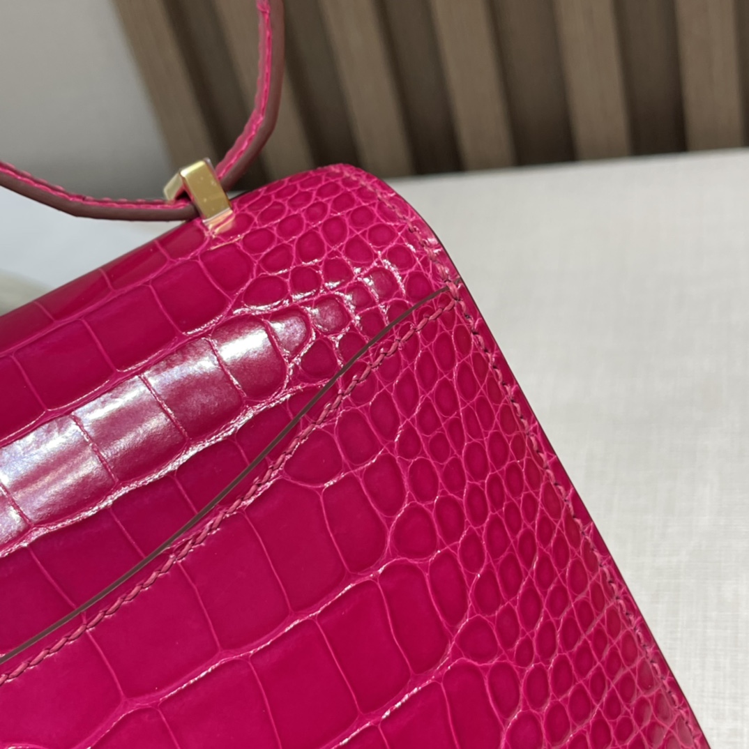 HERMES 爱马仕 Constance 康康 Constance 18cm 美洲鳄Alligator 亮面shiny J5 天方夜谭紫Rose Sheherazade