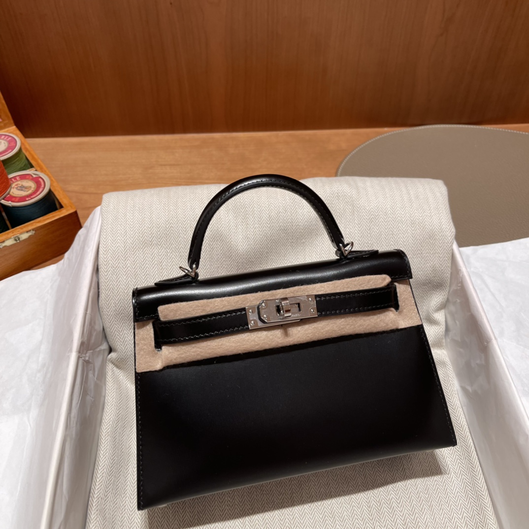 HERMES 爱马仕 Mini Kelly 二代 box皮 质感满满 89 黑色Noir 美到窒息 高级感爆棚
