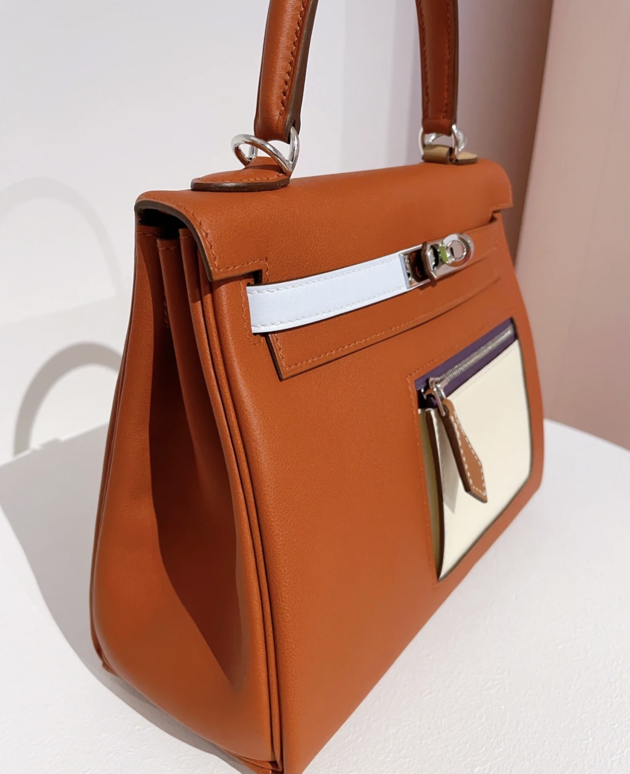 HERMES 爱马仕 2022s春夏系列 Kelly Colormatic 拼色元素更有年轻感 进口蜜蜡线 全手工制作