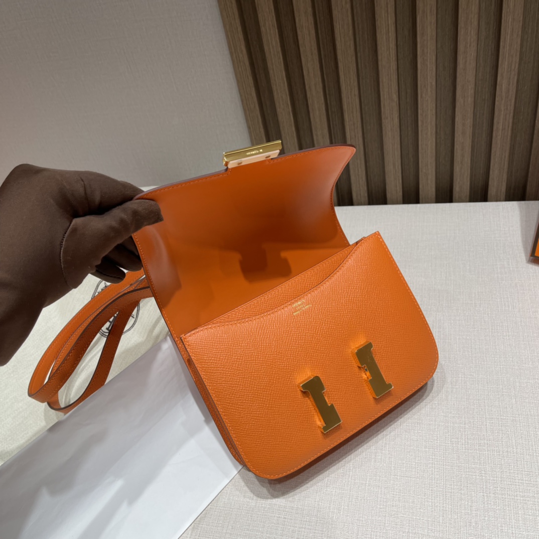 HERMES 爱马仕 Constance 18cm Epsom皮 93 橙色Orange 富贵的橙色盒子