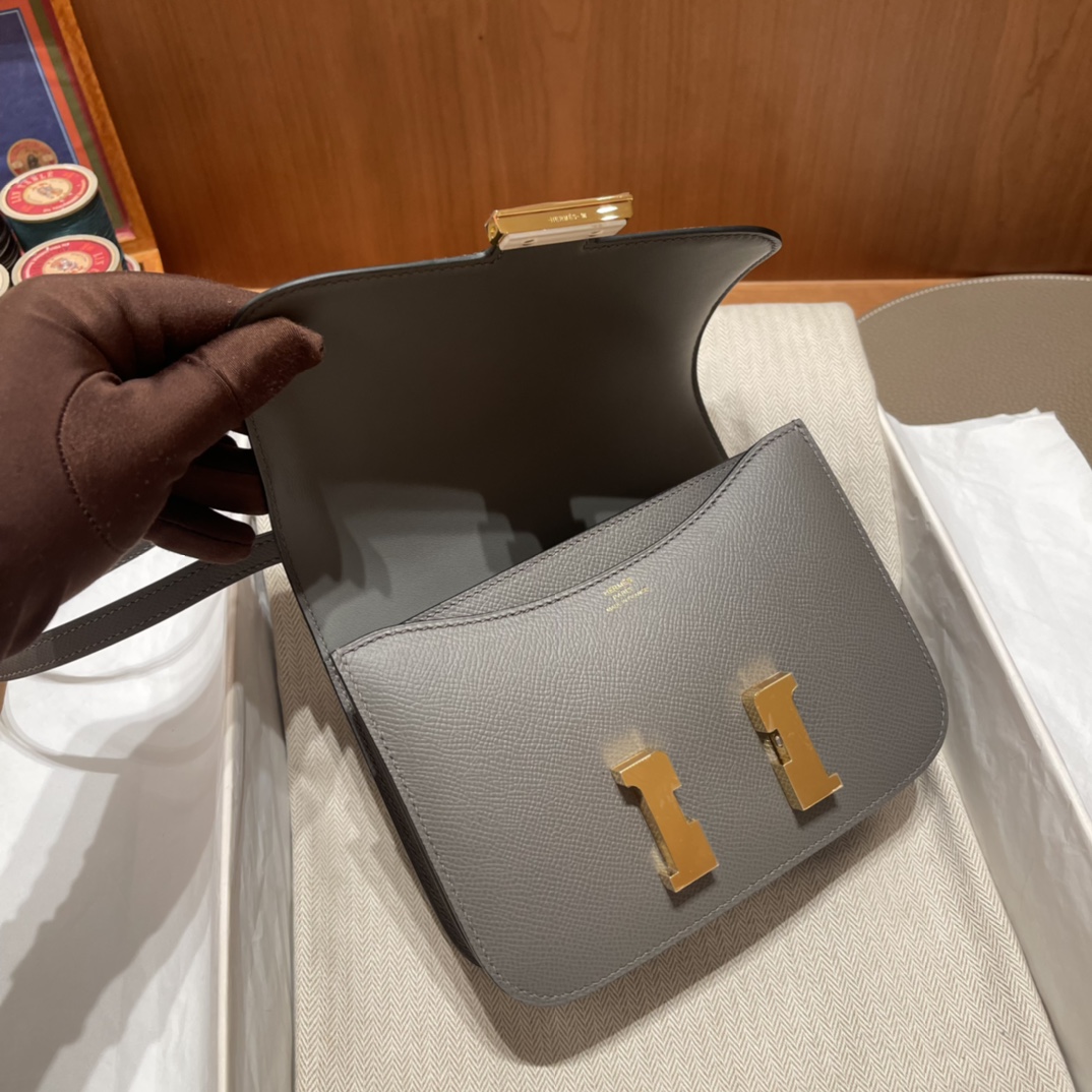HERMES 爱马仕 Constance 19cm Epsom皮  0L 积雨云灰 黄金尺寸 上身很精致