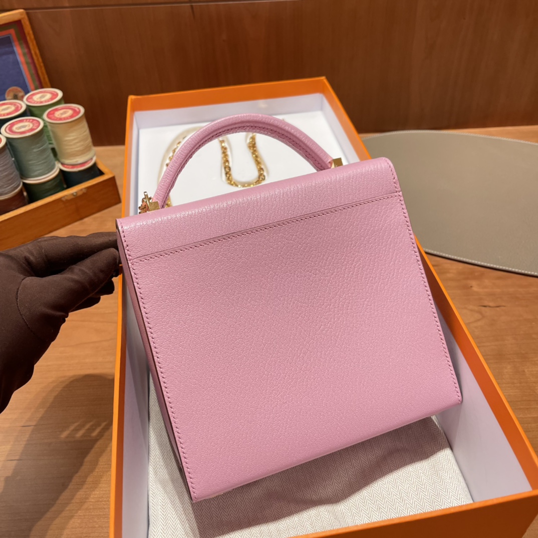 HERMES 爱马仕 Cinhetic 17cm 少女感爆棚的小盒子 Swift 进口蜜蜡线 全手工制作 可手拎可斜挎