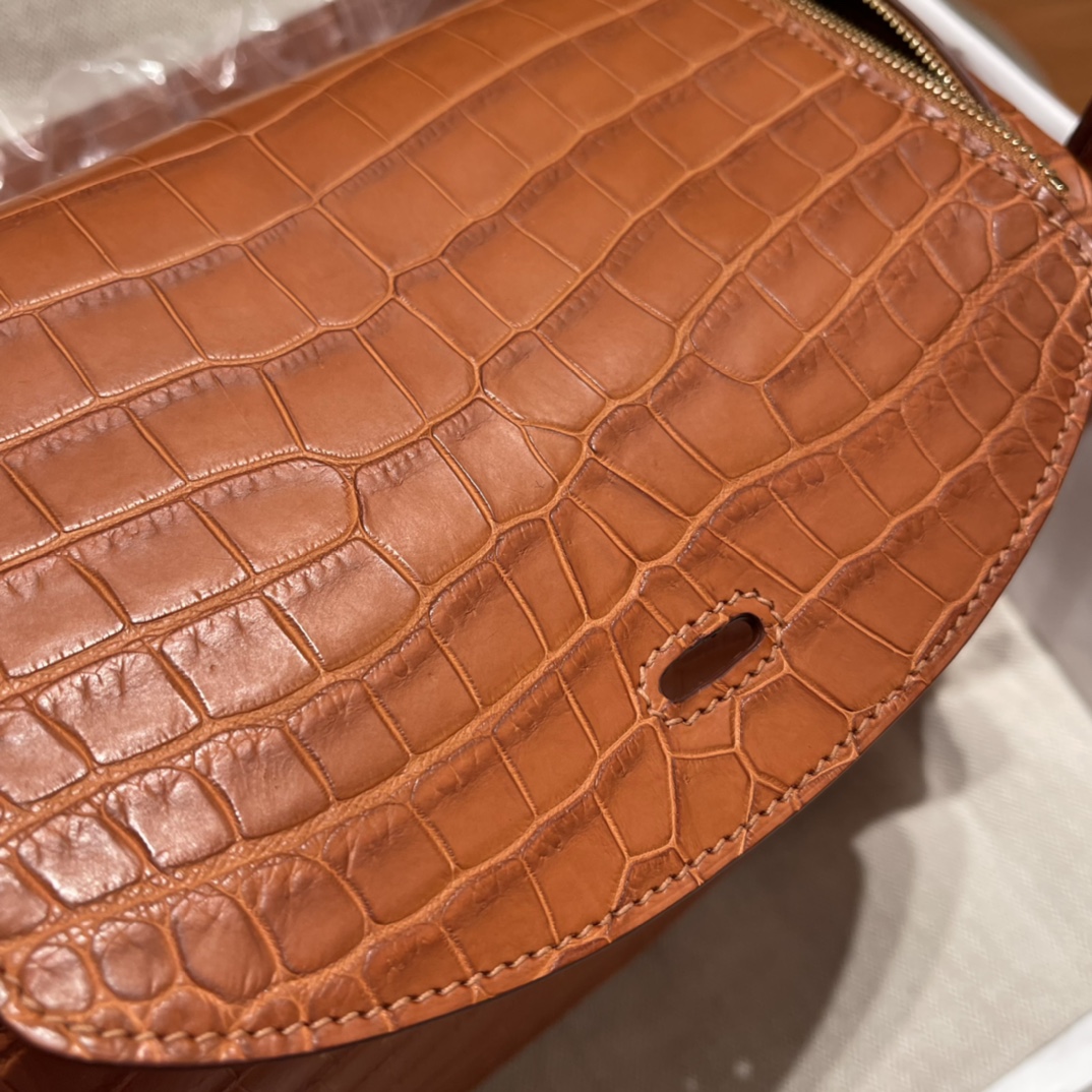 HERMES 爱马仕 Lindy 26cm 尼罗鳄Nilo crocodile 雾面Matte 37 金棕Gold 进口蜜蜡线 全手工制作