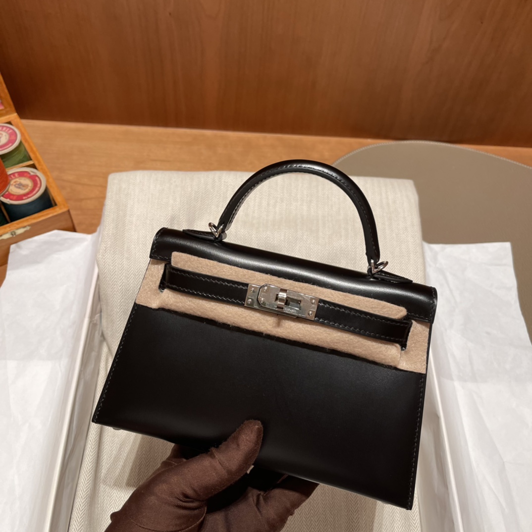 HERMES 爱马仕 Mini Kelly 二代 box皮 质感满满 89 黑色Noir 美到窒息 高级感爆棚