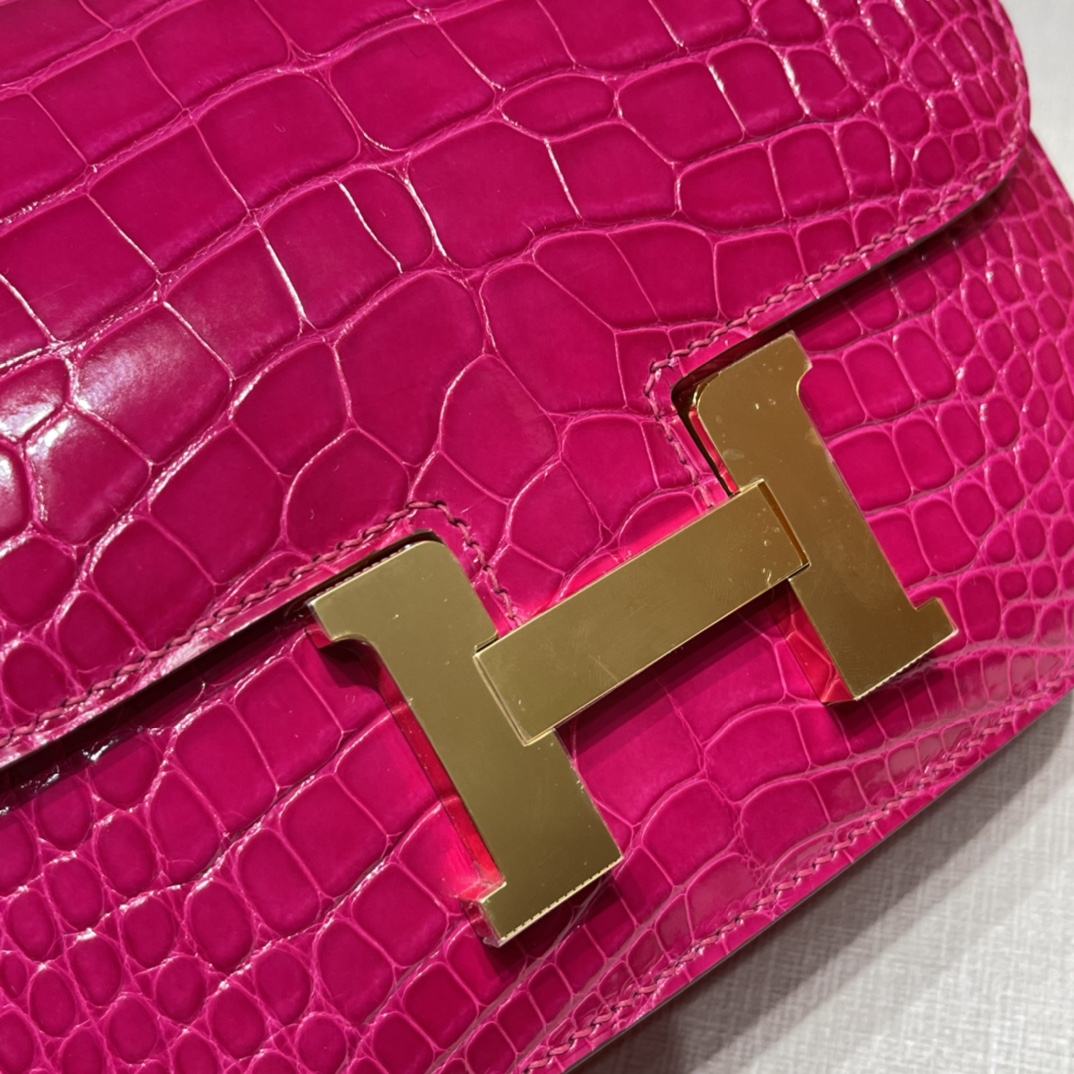 HERMES 爱马仕 Constance 康康 Constance 18cm 美洲鳄Alligator 亮面shiny J5 天方夜谭紫Rose Sheherazade
