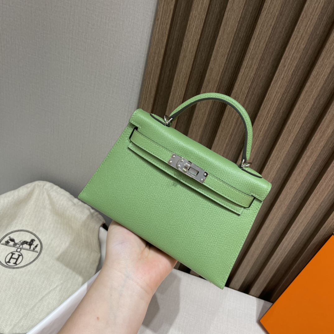 HERMES 爱马仕 Mini Kelly 二代 Epsom皮 3i 牛油果绿/蟋蟀绿 Vert criquet 从出道到现在一直火的节奏