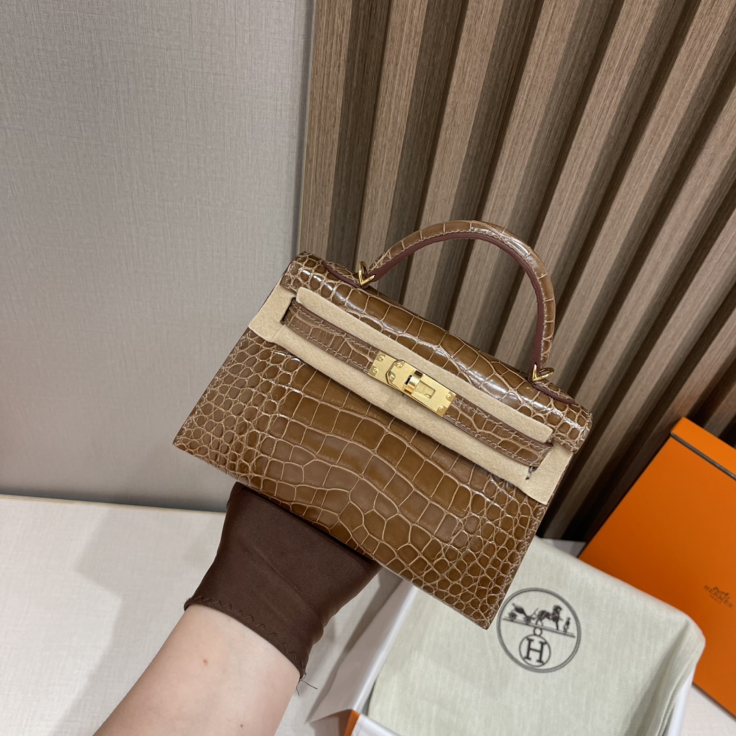 HERMES 爱马仕 Mini Kelly 美洲鳄Alligator 亮面 刻方块 17 烟草色ficelle