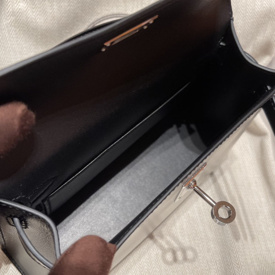 HERMES 爱马仕 Mini Kelly 二代 box皮 质感满满 89 黑色Noir 美到窒息 高级感爆棚
