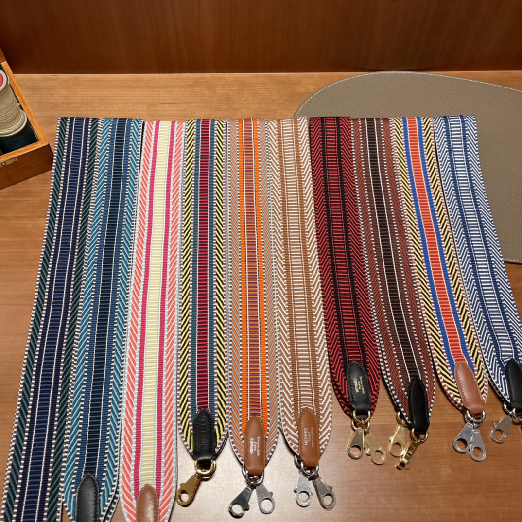 HERMES 爱马仕 各种彩色编织带 好感度搭配各种包都不在话下 一带多用 进口蜜蜡线 全手工制作