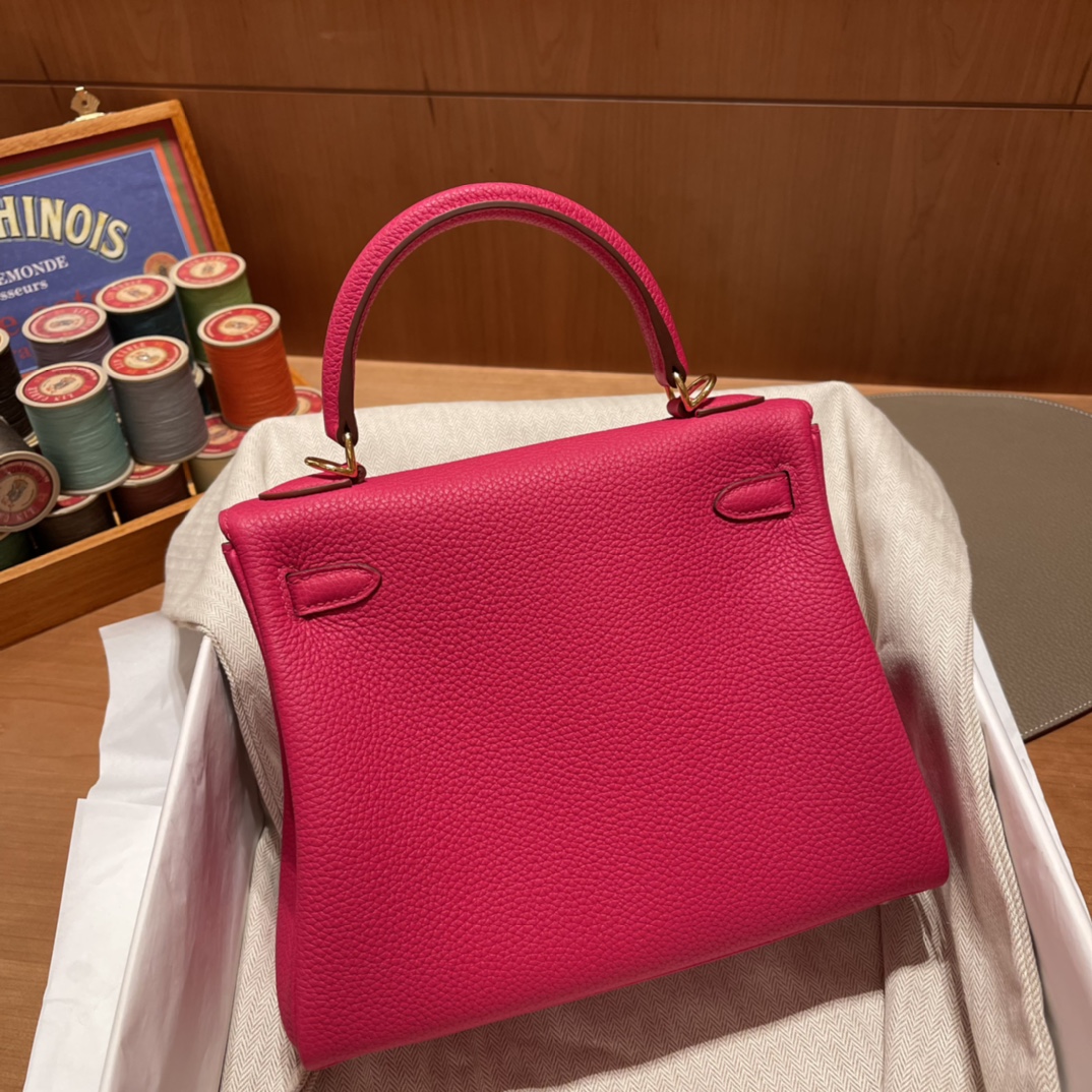 HERMES 爱马仕 Kelly 25cm 内缝 togo皮 0D 玫瑰墨西哥粉Rose Mexico 这颜色用一个字形容就是“魅”
