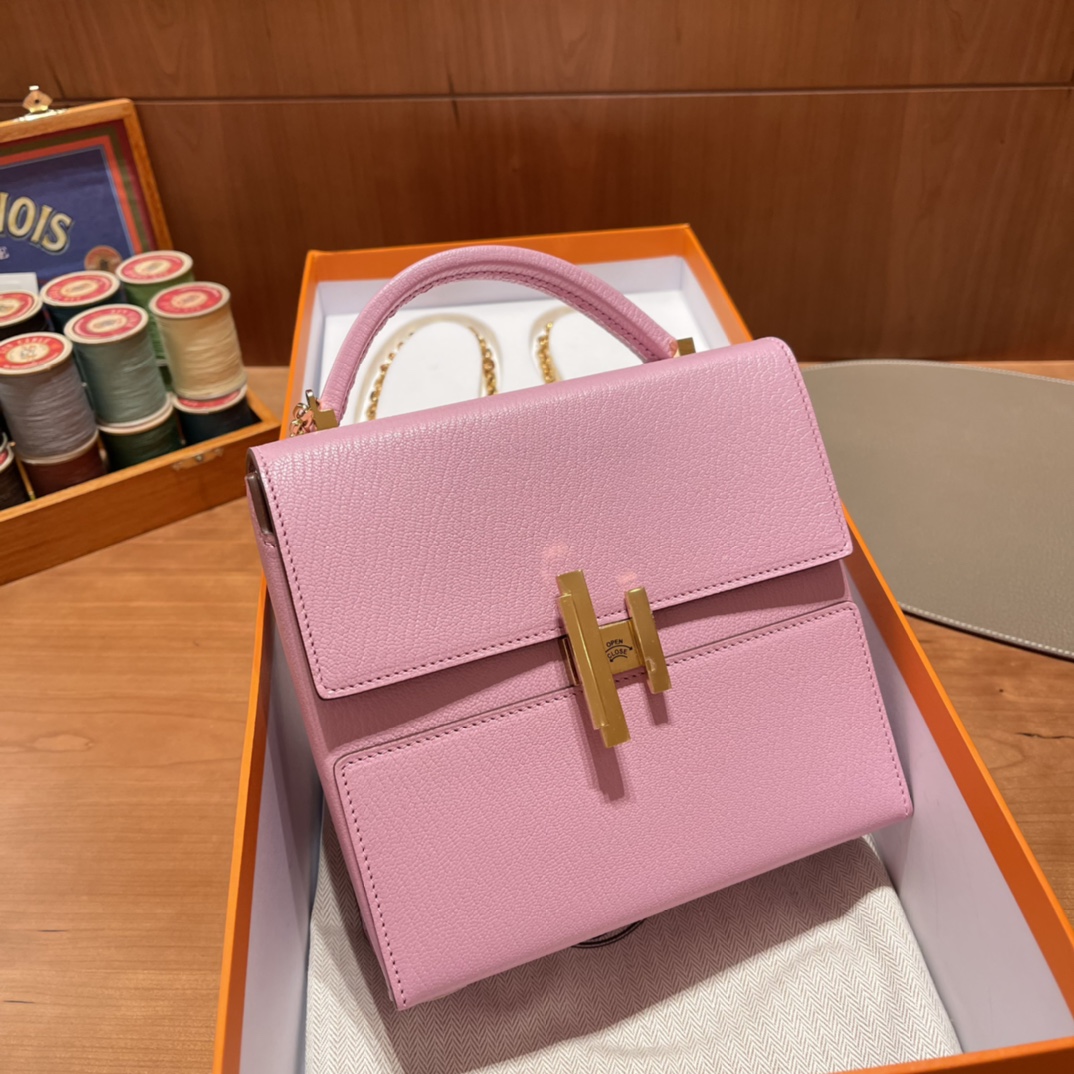 HERMES 爱马仕 Cinhetic 17cm 少女感爆棚的小盒子 Swift 进口蜜蜡线 全手工制作 可手拎可斜挎