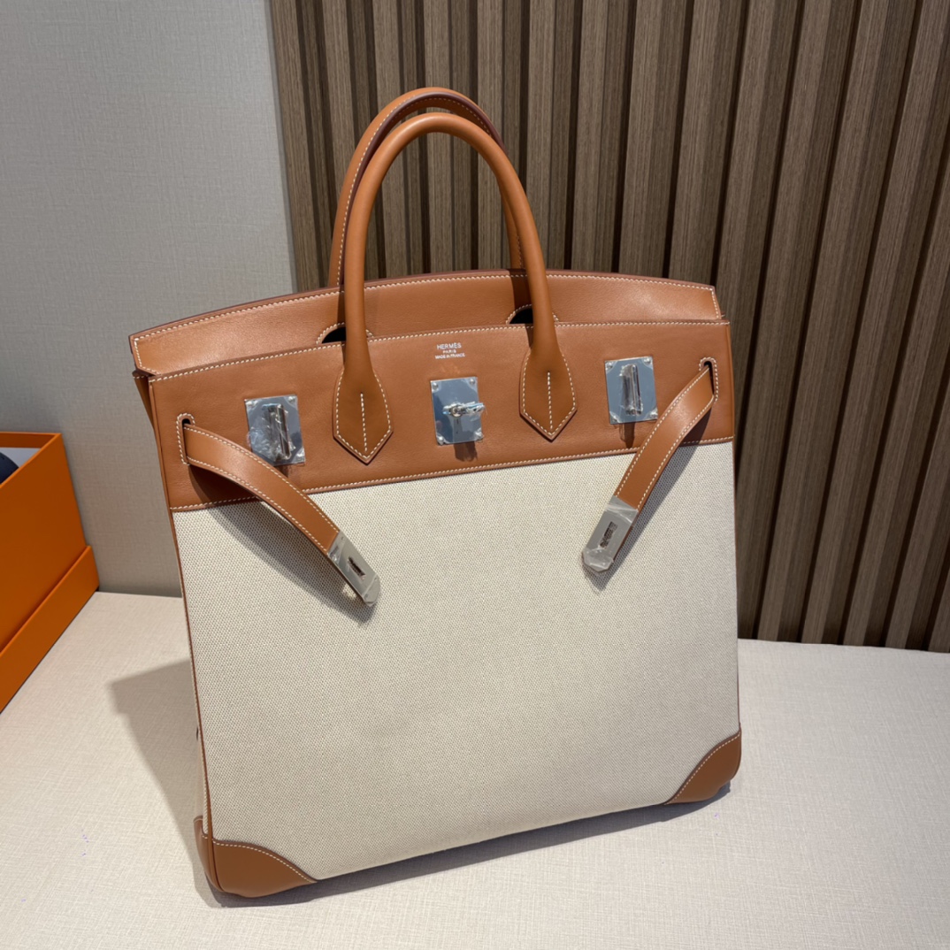 HERMES 爱马仕 HAC 40cm 限量版 Barenia马鞍皮拼帆布 CK37 金棕色 可以作为短途旅行袋 