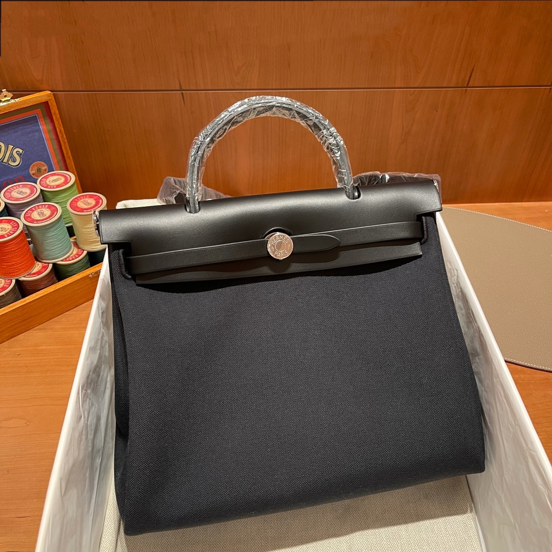 HERMES 爱马仕 Herbag 31cm 内缝Retourne 89 黑色Noir 休闲品味又在线的基础入门款 适合上学通勤 进口蜜蜡线 全手工制作