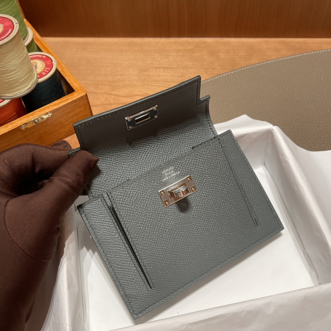 HERMES 爱马仕 Kelly Pocket 卡包 Epsom 63 Vert Amande杏绿色 进口蜜蜡线 全手工制作