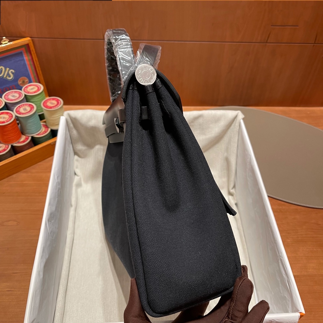 HERMES 爱马仕 Herbag 31cm 内缝Retourne 89 黑色Noir 休闲品味又在线的基础入门款 适合上学通勤 进口蜜蜡线 全手工制作