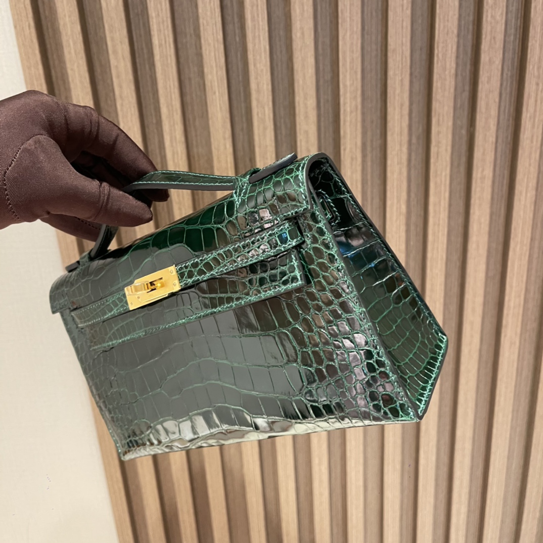 HERMES 爱马仕 Kelly Pochette 一代 美洲Alligator 亮面shiny 刻方块 ️67 祖母绿Vert Fonce 最经典的绿色没有之一 进口蜜蜡线 全手工制作