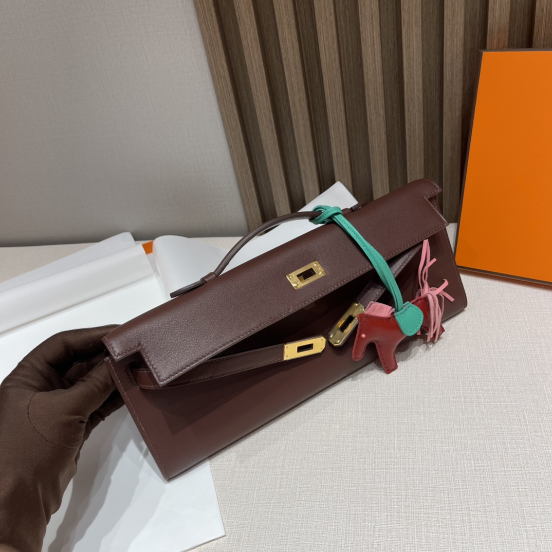 HERMES 爱马仕 Kelly cut 31cm swift皮 57 波尔多酒红 沉稳大气的酒红在晚宴中也能让人眼前一亮 进口蜜蜡线 全手工制作