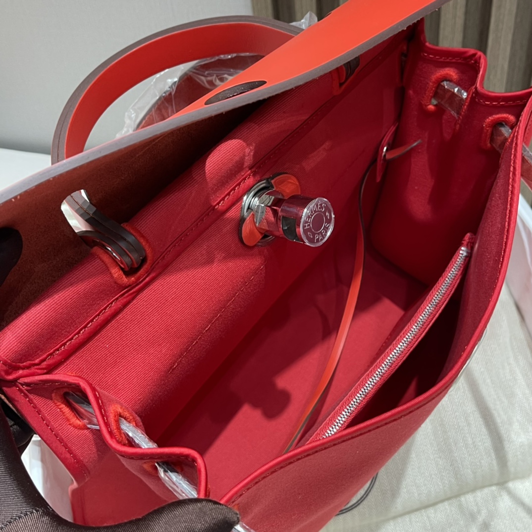 HERMES 爱马仕 Herbag 31cm S5 Rouge Tomate番茄红 休闲品味又在线的基础入门款 适合上学通勤 进口蜜蜡线 全手工制作