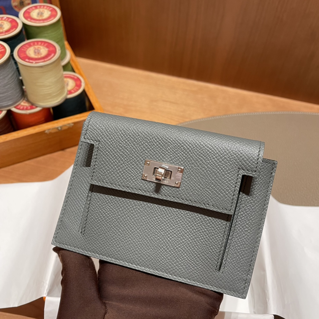 HERMES 爱马仕 Kelly Pocket 卡包 Epsom 63 Vert Amande杏绿色 进口蜜蜡线 全手工制作
