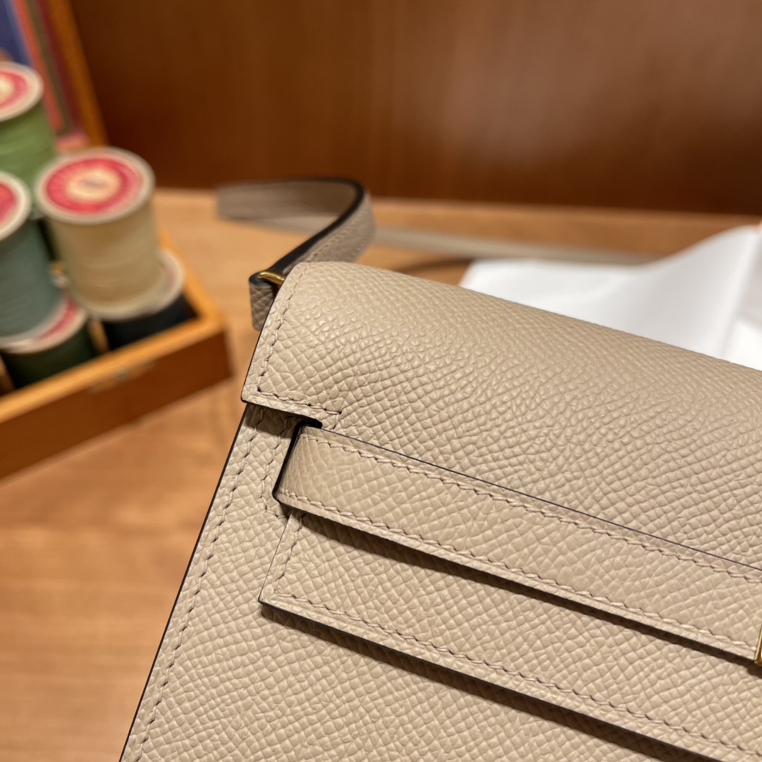 HERMES 爱马仕 Kelly to go Epsom皮 S2 Trench风衣米 一生推的小斜挎 进口蜜蜡线 全手工制作