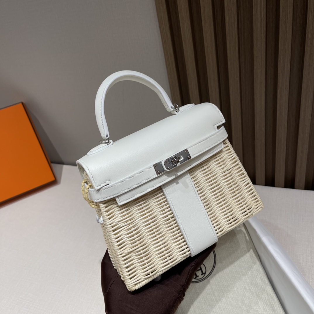 HERMES 爱马仕 Picnic kelly 20cm 竹藤包 swift 01 纯白Blanc 野餐包也能做到这么美 白色很仙 更百搭 进口蜜蜡线 全手工制作