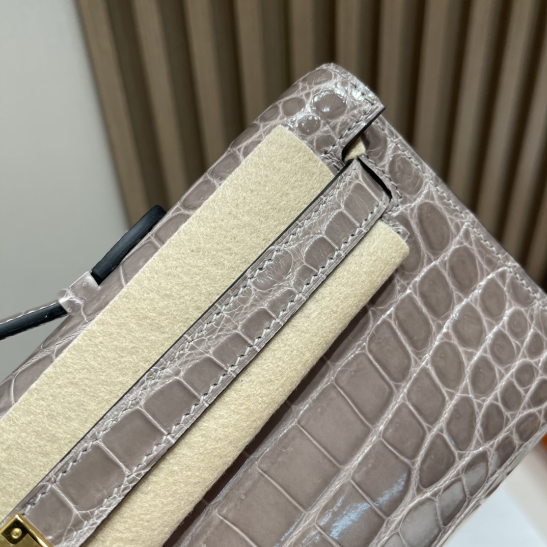 HERMES 爱马仕 Kelly Cut 31cm 尼罗鳄Niloticus 亮面 刻两点•• 81 斑鸠灰Gris Tourterelle 进口蜜蜡线 全手工制作