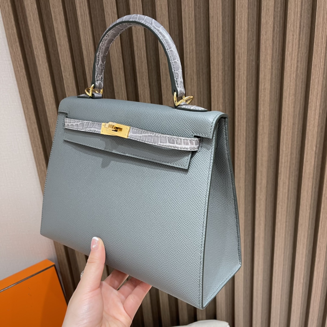 HERMES 爱马仕 Kelly Touch 25cm Epsom皮/亮面尼罗鳄 刻两点•• 74 Bleu Roi蓝灰色  拼鳄鱼又多了一份精致 进口蜜蜡线 全手工制作