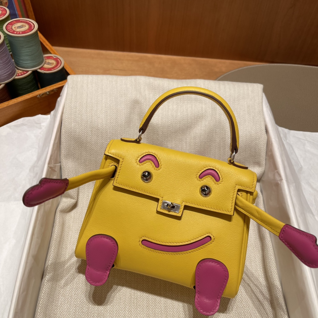 HERMES 爱马仕 Kelly Doll 娃娃包 千禧娃娃 可可爱爱 9O 那不勒斯黄/9i 玉兰粉 进口蜜蜡线 全手工制作