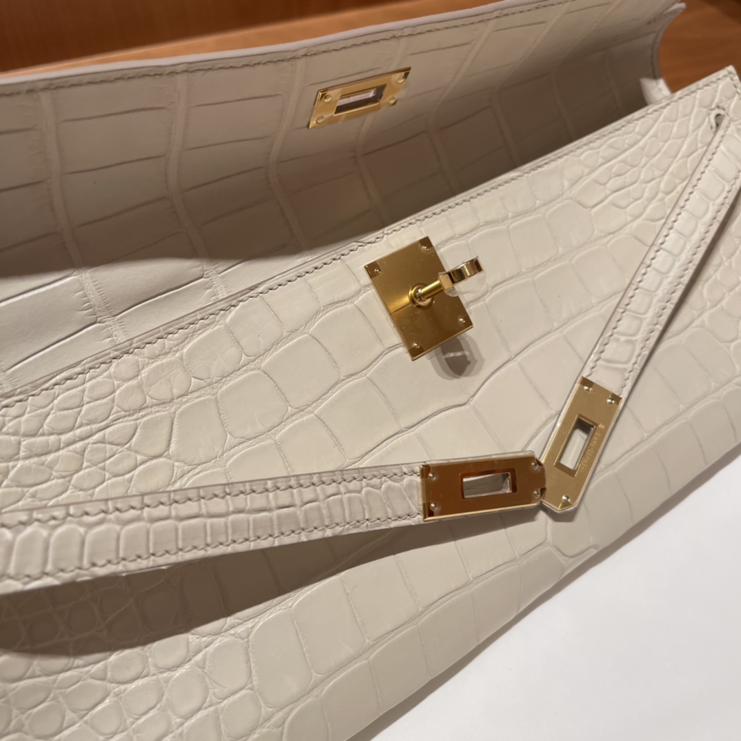HERMES 爱马仕 Kelly cut 31cm 湾鳄 倒V 雾面 8L 冰川白Beton 进口蜜蜡线 全手工制作