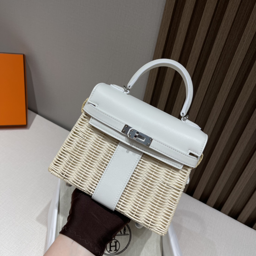 HERMES 爱马仕 Picnic kelly 20cm 竹藤包 swift 01 纯白Blanc 野餐包也能做到这么美 白色很仙 更百搭 进口蜜蜡线 全手工制作