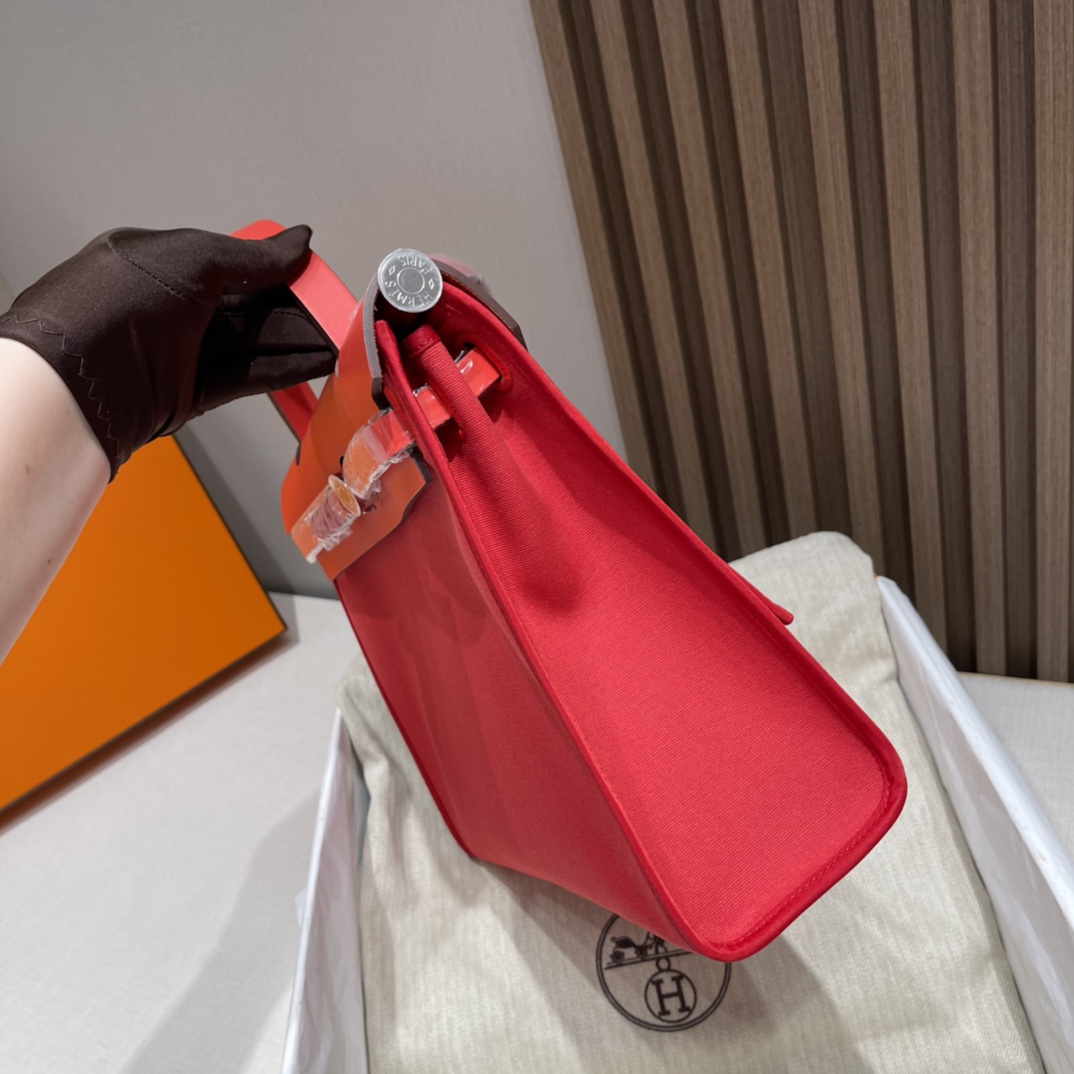 HERMES 爱马仕 Herbag 31cm S5 Rouge Tomate番茄红 休闲品味又在线的基础入门款 适合上学通勤 进口蜜蜡线 全手工制作