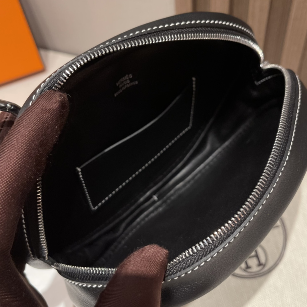 HERMES 爱马仕 【现货】 In-The-Loop Banane 89 Nior 经典黑色 swift皮
