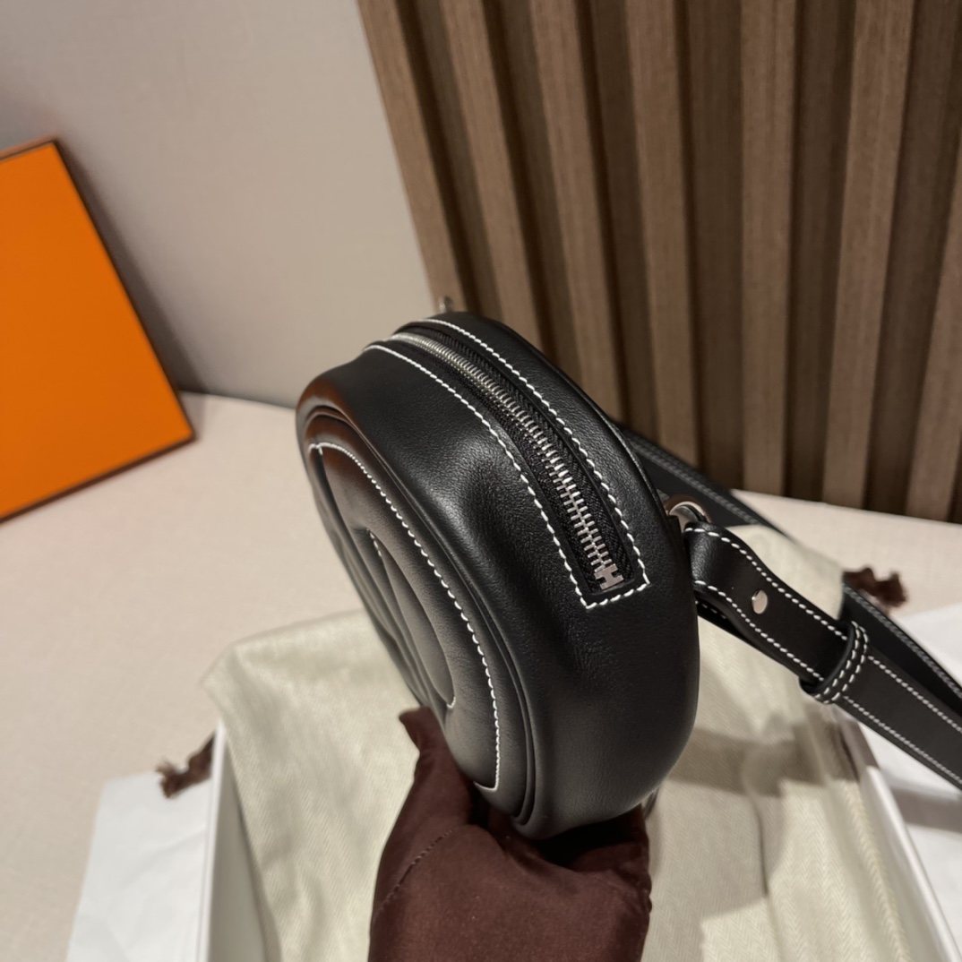 HERMES 爱马仕 【现货】 In-The-Loop Banane 89 Nior 经典黑色 swift皮