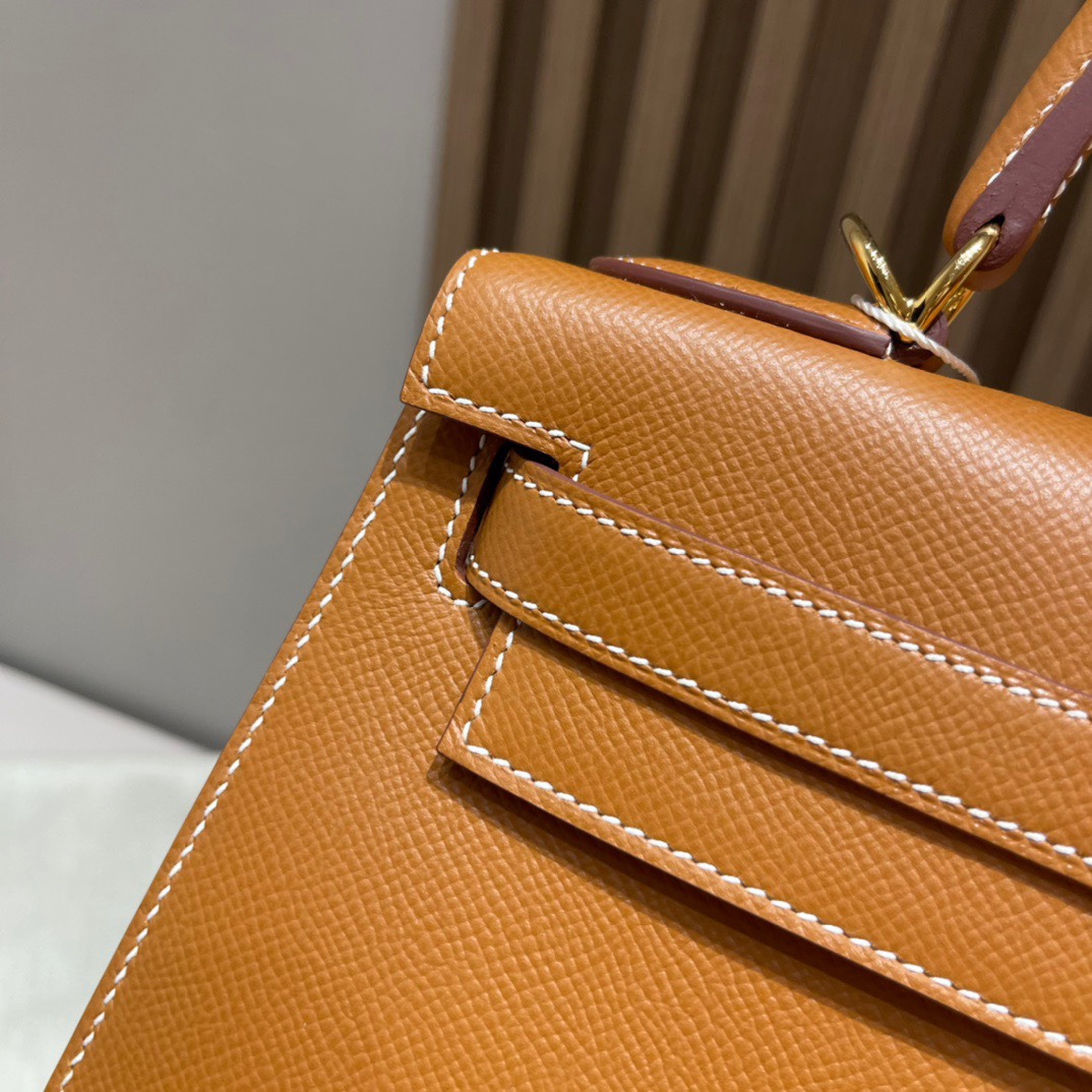 HERMES 爱马仕 Kelly 28cm Epsom皮 37 金棕Gold  外缝Sellier给人一种利落干练的感觉 作为公文包也是OK的 日常搭配不失精致感