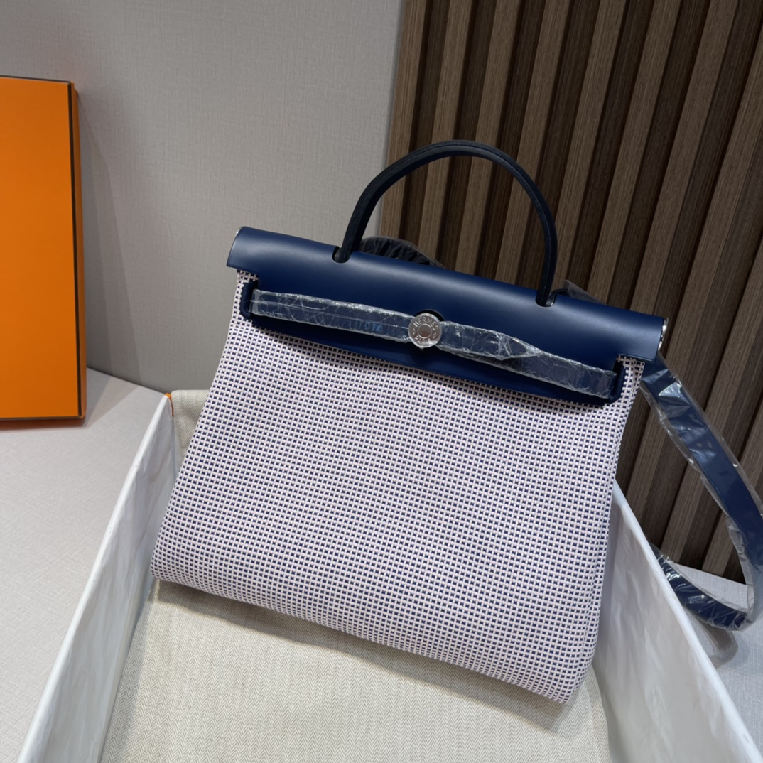 HERMES 爱马仕 Herbag 31cm 内缝Retourne 百搭款 Z7 Bleu Ocean深海蓝 不管是办公还是学习都很适合 通勤包的颜值也能在线哦