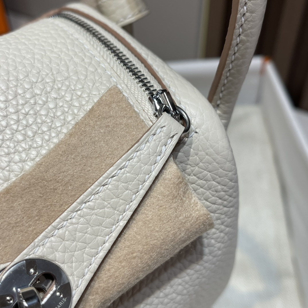 HERMES 爱马仕 Mini Lindy 10 Craie粉笔白 Togo皮 20cm 娇娇名品