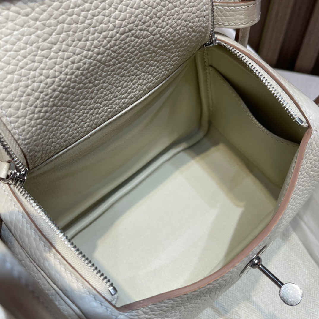 HERMES 爱马仕 Lindy 18cm 10 Craie 奶昔白 TOGO 进口蜜蜡线 全手工制作