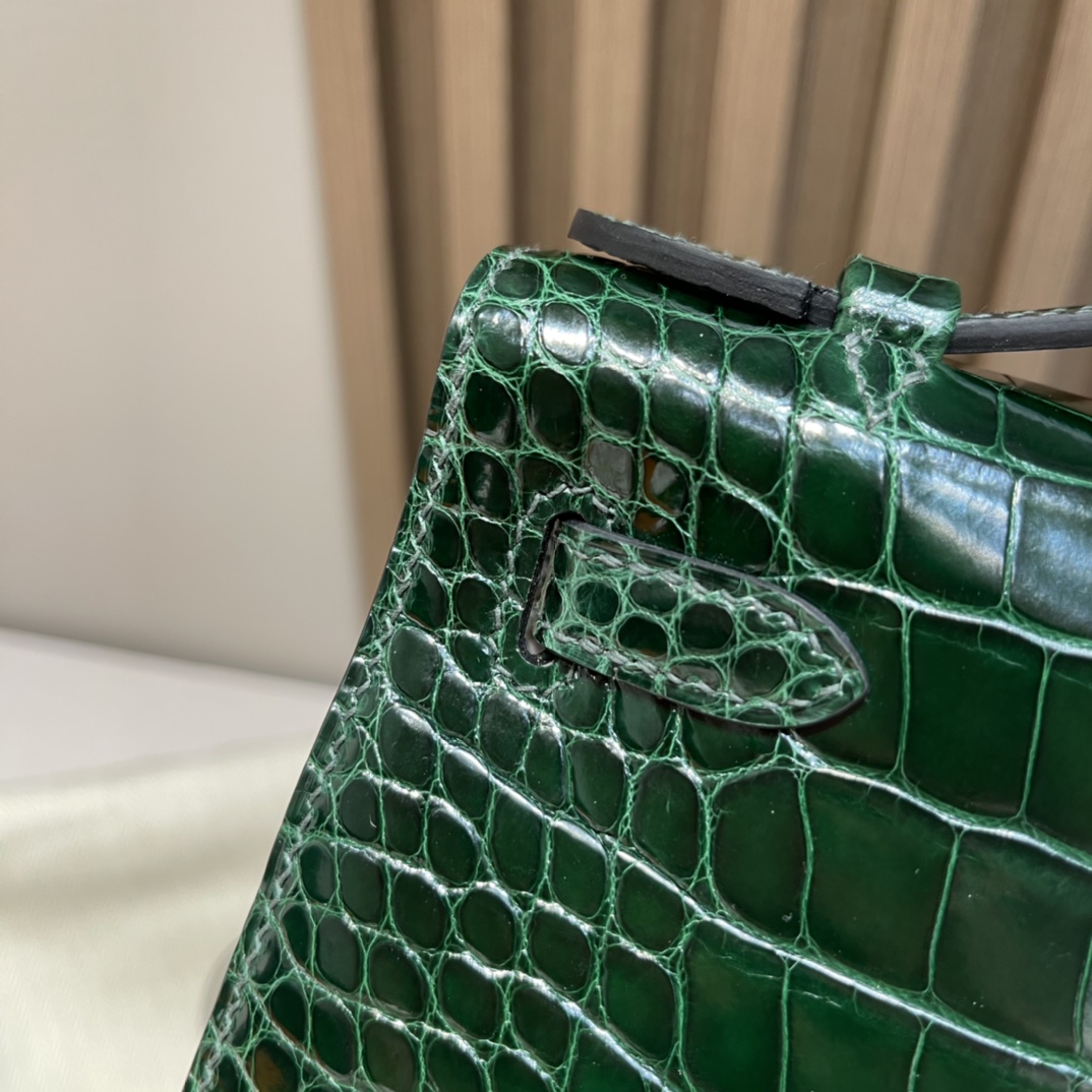 HERMES 爱马仕Mini Kelly 1代 67 Vert Fonce 祖母绿 22cm 金扣 鳄鱼皮 Birkinx娇娇名品