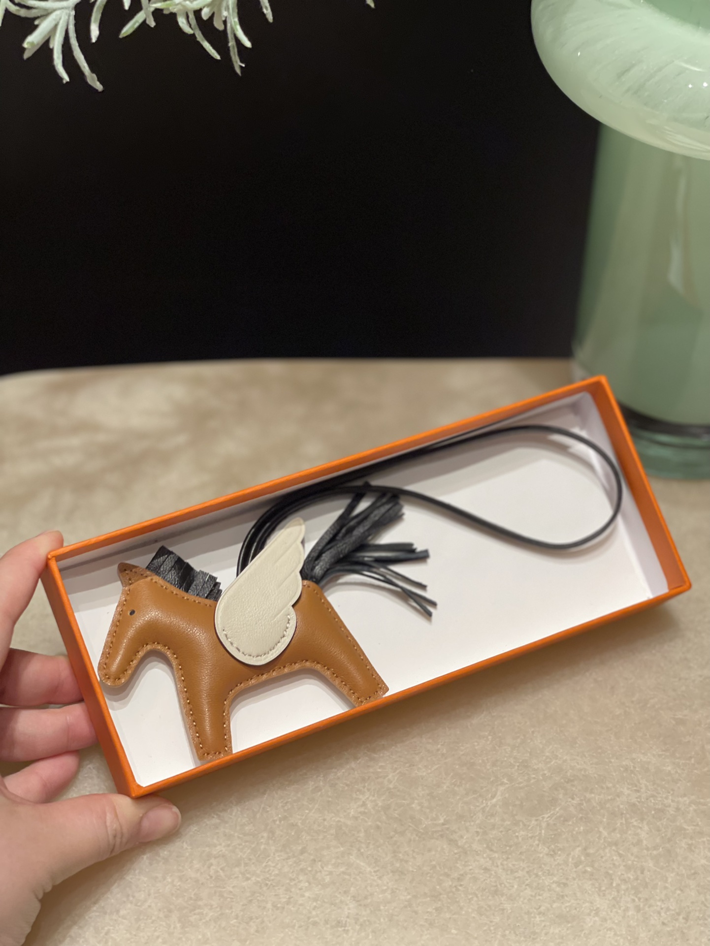 HERMES 爱马仕 【现货】 小马挂件 93 Orange 现货 进口蜜蜡线 全手工制作