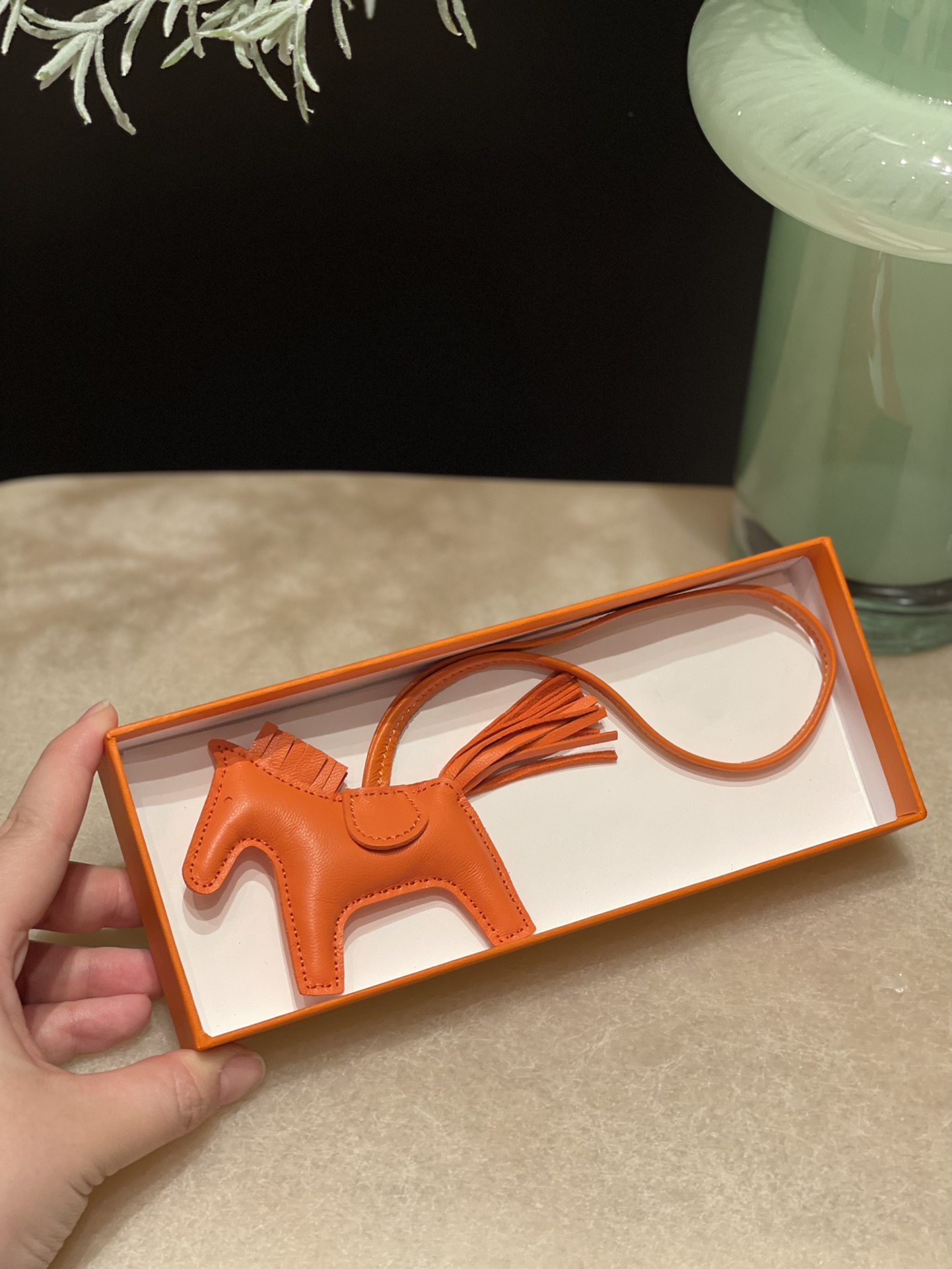 HERMES 爱马仕 【现货】 小马挂件 93 Orange经典橙色 现货 进口蜜蜡线 全手工制作